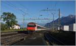 Ein IR 90 von Gen�ve A�roport nach Brig bei der Durchfahrt in St-Triphon, einem Bahnhof, der zur Zeit im Reisezugverkehr nicht bedient wird.