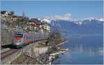 Ein FS Trenitalia ETR 610 ist kurz nach Rivaz als EC auf dem Weg nach Genève.