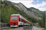 Ein TMR  NINA  erreicht als Regionalzug 26169 von Orsière nach Sembrancher in Kürze sein Ziel.