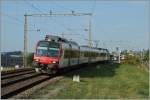 Bei Neyruz und im weiteren Streckenverlauf Richtung Rosé stehen wohl noch die letzten alten, aber sehr filigranen Fahrleitungsmaste zwischen Genève und St.Gallen.