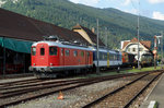 OeBB: Re 4/4 I 10016 mit NPZ-Motorwagen in Balsthal am 11.