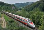 SBB Sommerfahrplan 2018: Der FS Trenitalia ETR 610 008 unterwegs von Milano nach Basel als EC 10050 zwischen Läufelfingen und Buckten auf der Alten Hauenstein Linie.