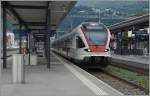 Der TILO RABe 524 015 als S50 25575 wartet auf die Abfahrt nach Stabio.