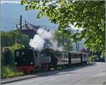 Die Blonay-Chamby Bahn G 2x 2/2 105 erreicht mit dem ersten Zug der Saison 2022 Blonay.