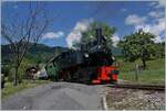  Festival Suisse de la Vapeur 2022 / Schweizer Dampffestival 2022  der Blonay-Chamby Bahn: Nachdem einige Reisende in Cornaux ausgestiegen sind, verlässt die G 2x 2/2 105 mit ihrem Dampfzug von
