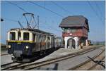 Am örtlichen Stellwerk wird die Rangierfahrt für den FZe 6/6 2002 zur Blonay-Chamby Bahn eingestellt und überwacht.