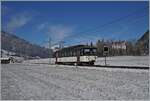 Der MOB Be 4/4 1007 (ex  Bipperlisi ) ist als Regionalzug 2524 zwischen Blankenburg und Stöckli bei Kilometer 64.7 von Zweisimmen nach der Lenk unterwegs.

3. Dezember 2020 