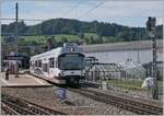 Gontenschwil - die WSB gestern, die AVA heute; ein AVA ABe 4/8  Diamat  auf der Fahrt von Aarau nach Menziken beim Halt in Gontenschwil.