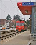 Der BDeh 4/4 15 erreicht mit seinem Regionalzug von St. Gallen nach Appenzell den Halt Niederteufen. 

17. M�rz 2018  