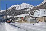 Wie sich die Zeiten ändern: vor ein paar Jahren hätte ich wohl die Nase gerümpft und den in Airolo durchfahrenden ICN nicht fotografiert, heute freue ich mich, dass ich zwischen all den  Giruno  Zügen einen ICN fotografieren kann: Der SBB RABDe 500 006  Johanna Spyri  passiert als IC 2 10865 auf dem Weg von Zürich HB nach Lugano den Höhepunkt seiner Fahrt in Airolo und wird nun durch die Leventina seinem Ziel entgegen fahren.

21. Januar 2025