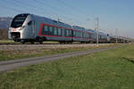 SOB RABe 526 002-1 für Regionalverkehr zusammen mit drei Schwesterfahrzeugen (4-fach-Traktion) auf Testfahrt zwischen Solothurn und Grenchen am 21.