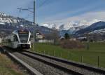Mit Blick auf die Churfirsten kommt dem Fotografen bei Neu St.Johann die S8 23860 entgegen, die in Nesslau-Neu St.
