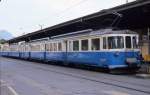 Im Mai 1981 endete die MOB vor dem Bahnhof Montreux noch im Stra�enplanum, hier ABDe 8/8 4003